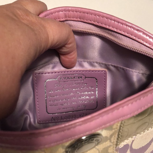 Coach Shiny Metallic Leather Lilac cosmetics bag - Picture 9 of 14